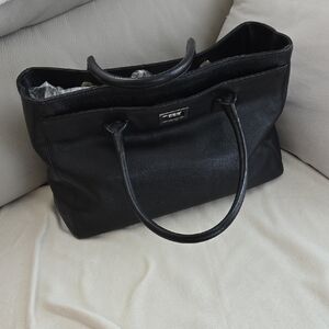 CHANEL Black Leather Handbag with Silver Hardware